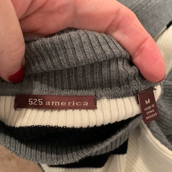 525 America Women's Turtleneck Sweater Medium - Picture 4 of 6